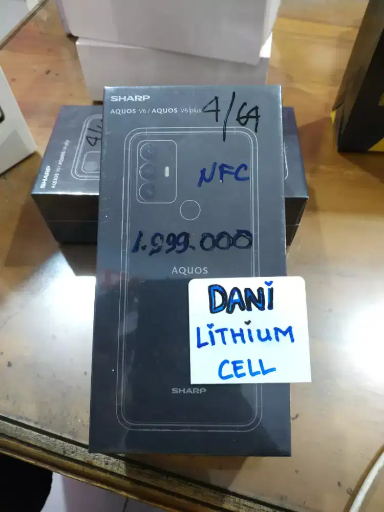 SHARP AQUOS V6 Plus 4/64gb PROMO HP MURAH
