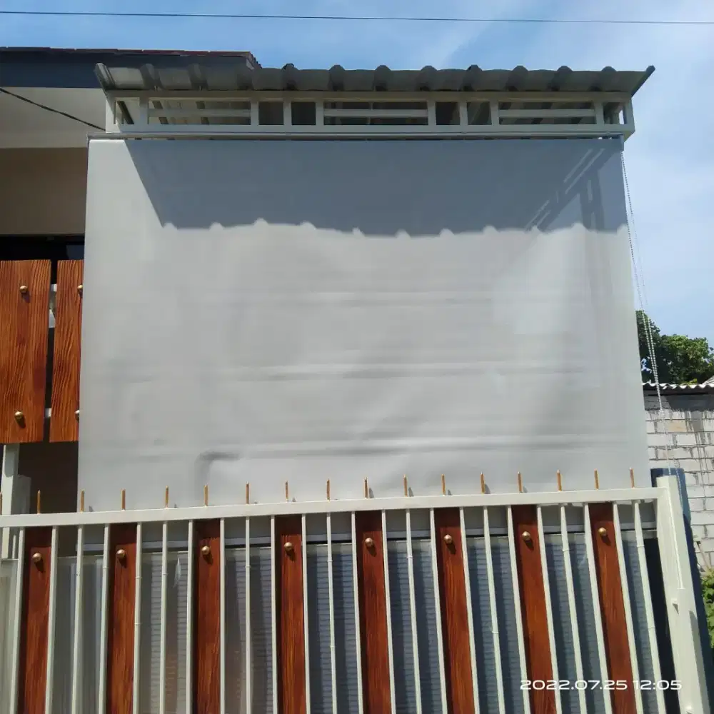 Tirai penahan hujan dan panas termurah