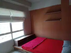 1BR+bukan studio apartemen metropolis dekat ubaya