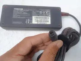 Charger Laptop Toshiba 15v Mulus original
