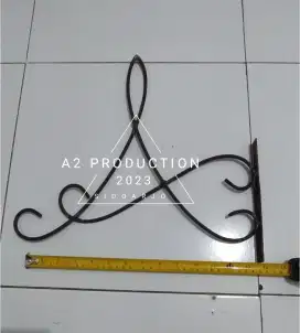 Gantungan INISIAL tempel dinding