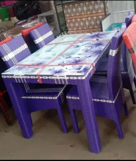 (Furniture Meja dan 4 Kursi Makan Rotan Sintetis Mewah Murah)