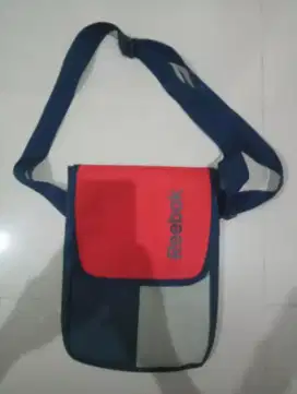 Tas Canvas selempang pria REEBOK