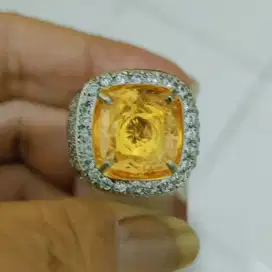 Natural Yellow Topaz 7.60 Carats Sertipikat Batu Permata Sangat Langka