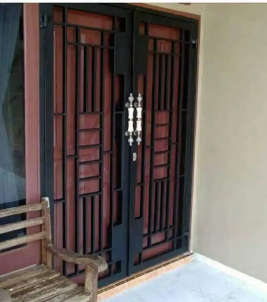 Tralis pintu minimalis