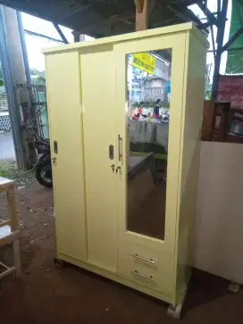 Lemari pintu sleding
