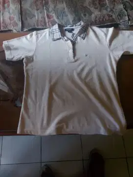 Kaos kerah burberry