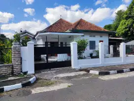 Jual Rumah hook,SHM, strategis tengah kota Yogya Baciro hitung tanah