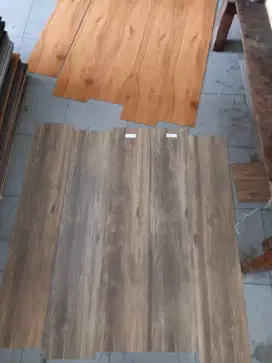 Vinyl lantai kayu pengganti keramik