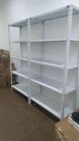 Rak besi siku lubang cocok untuk tempat usaha
