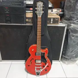 Gitar Godin Montreal Premiere Trans Red With Bigsby Tremolo