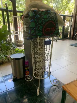 Jual bu rak tanaman besi tebal kuat