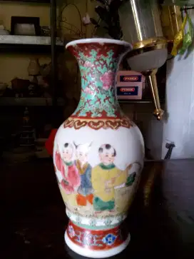 Guci China Antik Lawas