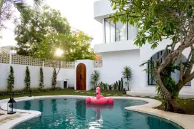 DI JUAL VILLA MEWAH MODERN SCANDINAVIAN ,500 MTER KE PANTAI PERERENAN