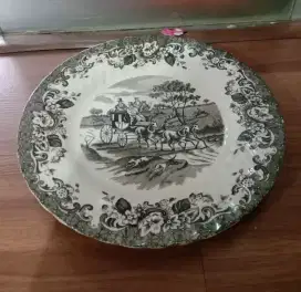 Piring pajangan  antik Orang Berkuda , diameter 26 cm .