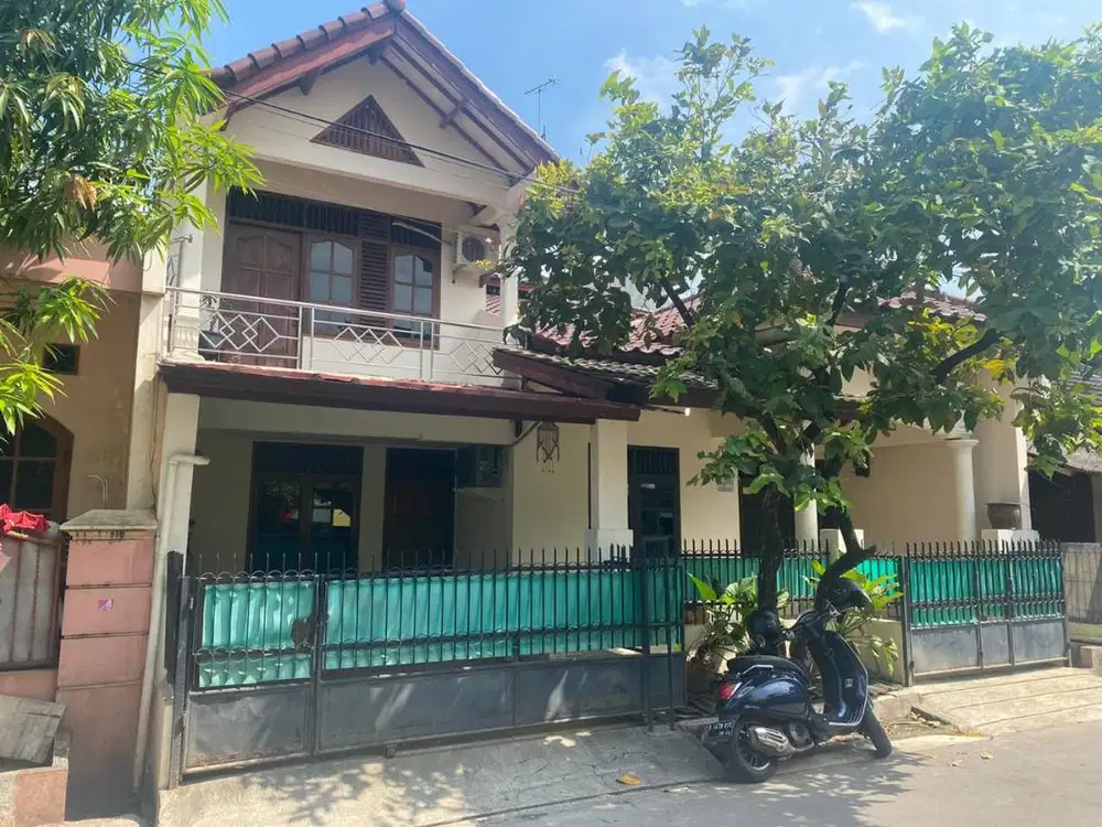 DIKONTRAKAN RUMAH 2 LANTAI DEKAT TOL BEKASI TIMUR