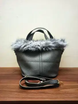 Bucket Bag Fur Leather Gray with Long Strap Koleksi Pribadi