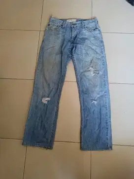 celana jeans LEVIS   514  Original 
 Made in Mexico size 28