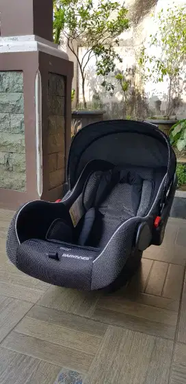 Carseat BABYDOES ECE R 44/04-Hitam