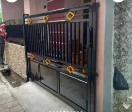 Pagar pintu gerbang