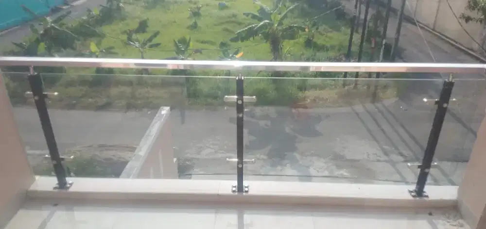 Railing Balkon Kaca tempered