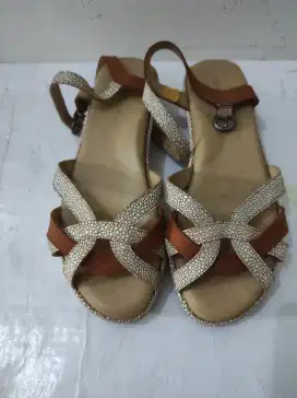 Jual Sepatu Sandal Merk Andrew asli ya