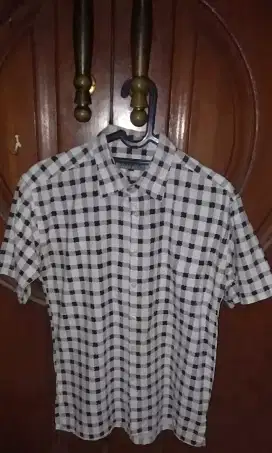 Kemeja Kotak-kotak Tangan Pendek Pria. Size M atau L. Mulus Nominus