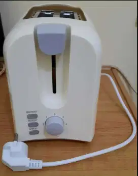 TOASTER 2 SLICES 700W TA01105-GS (Jual cepat, berfungsi dengan baik)