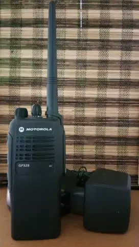 HT Motorola Gp328 is VHF