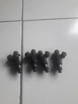 Nozzle/injector nissan latio 4 buah