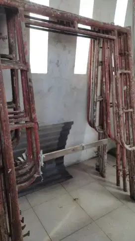 Cari dan trima scaffolding dan barang bekas proyek dan besi tua
