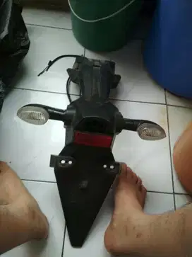 Spakbor belakang undertail dan lampu belakang rem yamaha yzf r25