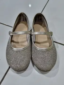 SEPATU ANAK PEREMPUAN ABU-ABU GLITTER