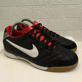 Sepatu Futsal Nike Tiempo Natural IV IC Black Red