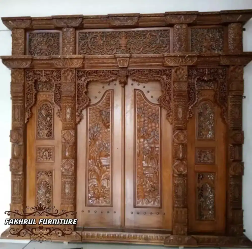 Pintu gebyok ukir
