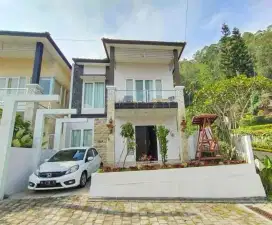 Villa Laris Tersewa Full Furnish Ada Kolam Renang Area Songgoriti