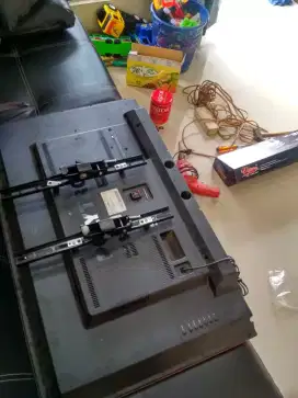 Bracket tv / braket / breket (pemasangan solo Raya)