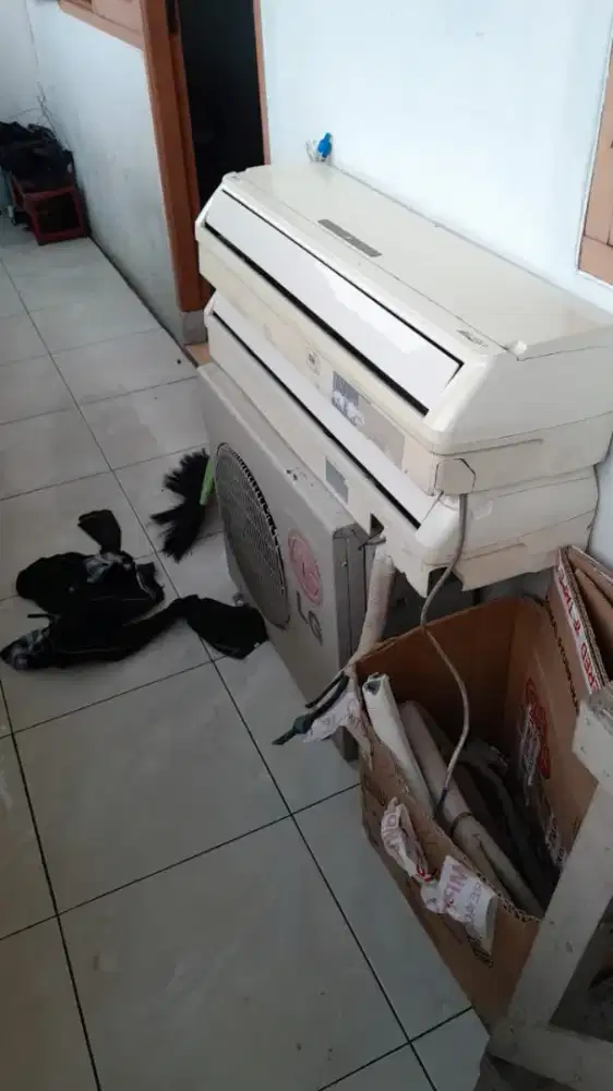 Siap nampung Ac bekas,besi,dan alat2 kantor