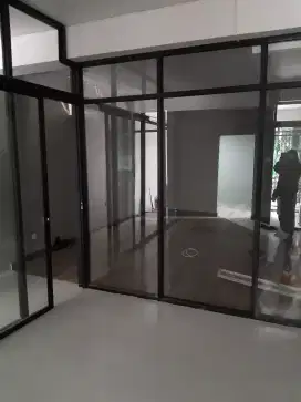 Partisi alumunium