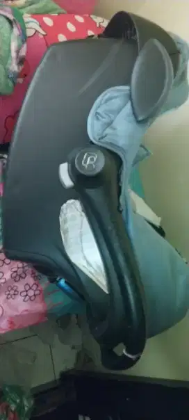 Dijual Car seat Maxicosi warna biru