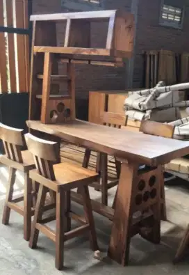 Meja Botol Kayu Trembesi