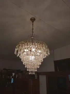 Lampu gantung Kristal