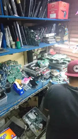 Service Laptop MacBook Komputer Bintaro