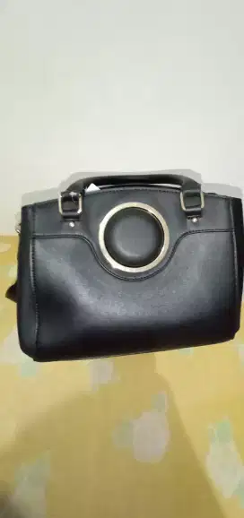 Tas wanita warna pure black