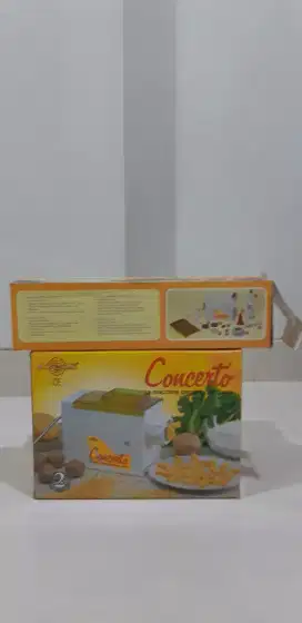 Mesin Pengiling Daging dan Pencetak Kue