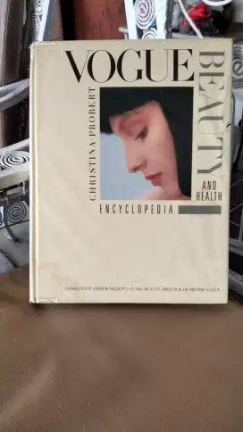 Buku Ensklopedia Vogue