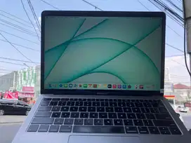 MacBook Air 2018 13 8/256GB