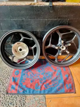 Velg Original PCX 160cc ENKEI (Kondisi velg baru)