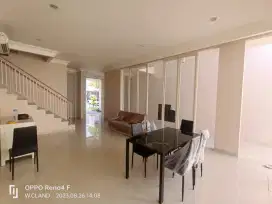 Rumah Sewa Villa Bukit Regency Extension Pakuwon Indah Surabaya Barat