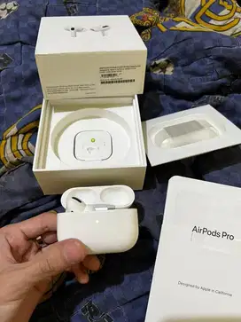 airpods pro original charging case like new minus dikit murah